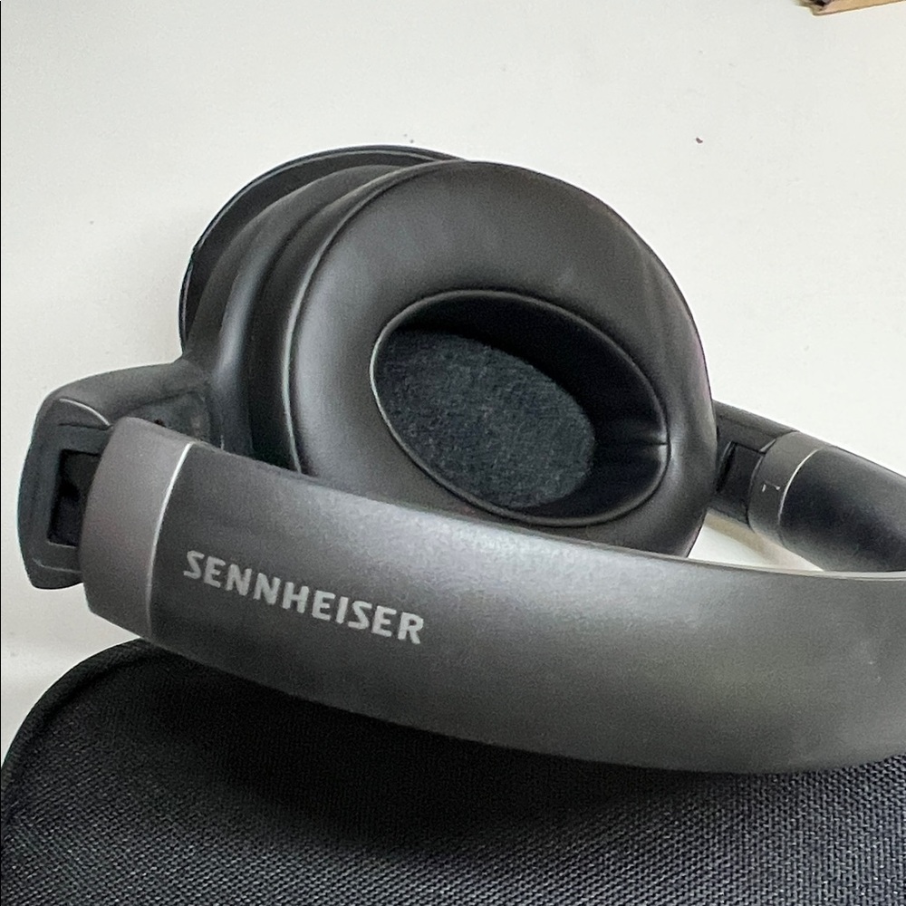 Sennheiser HD 450SE Wireless Headphones - Picture 6 of 16